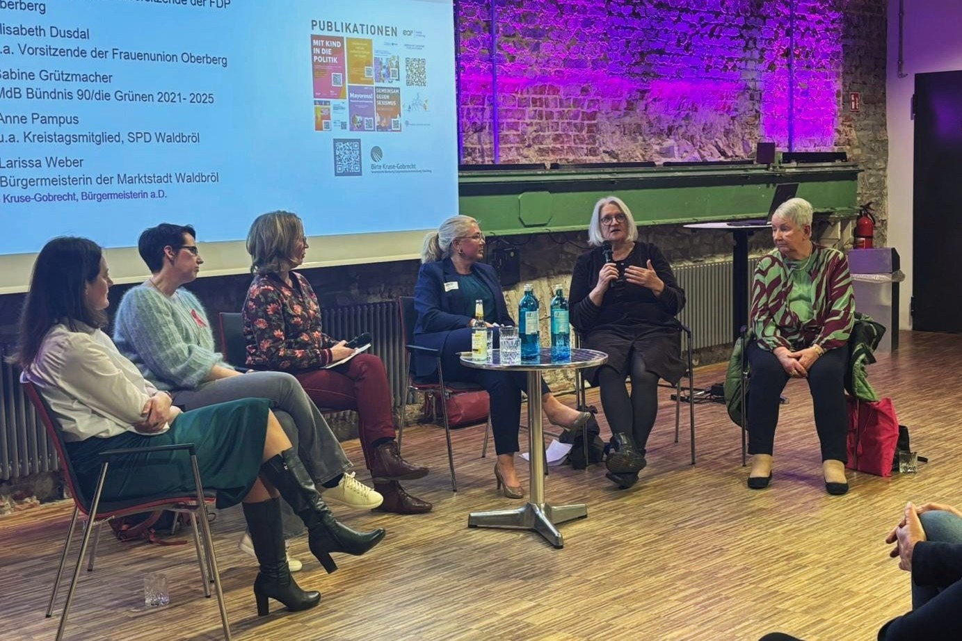 2025 03 06_Podiumsdiskussion über Frauen in der Kommunalpolitik03_3zu2 Anne Pampus Oberbergischer Frauentag