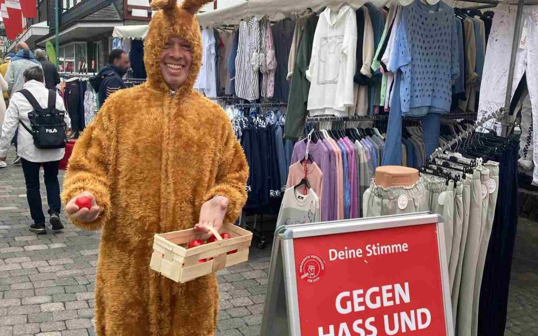 Genosse Osterhase besucht den Vieh- und Krammarkt